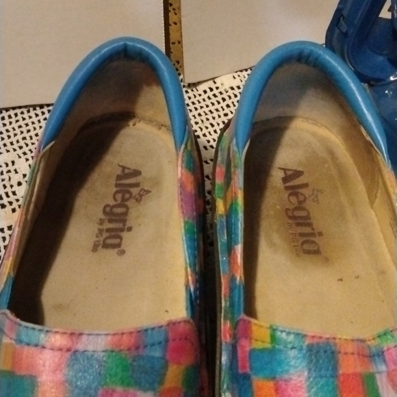 ALEGRIA CLOGS - Picture 3 of 8